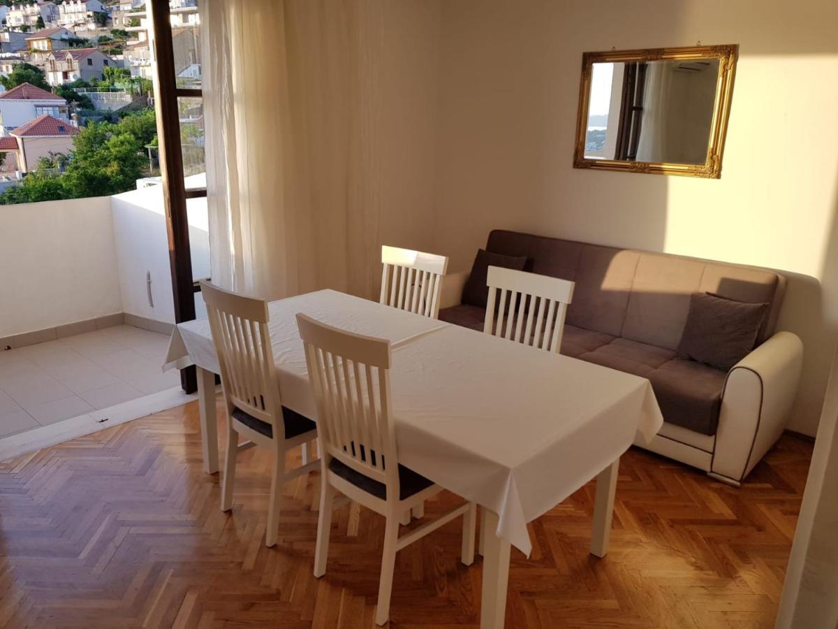 Anet With Free Parking Apartment *