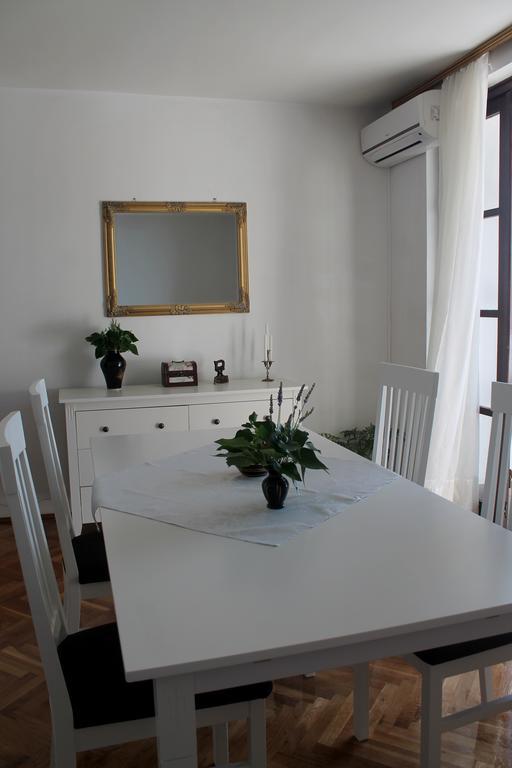 Anet With Free Parking Apartment *
