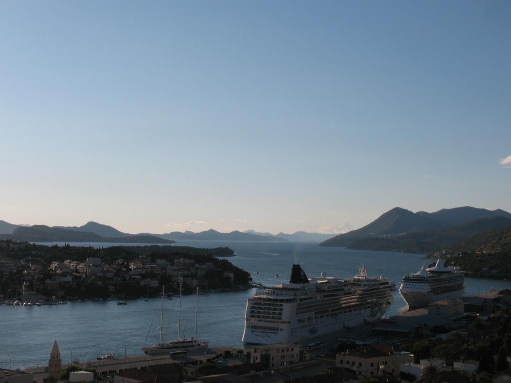 Anet With Free Parking Apartment Dubrovnik